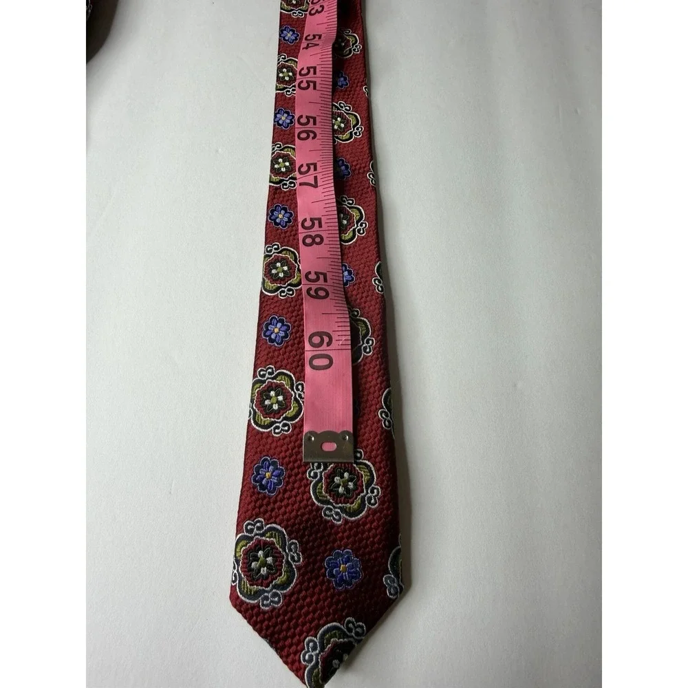 Jos A Bank Silk Tie Burgundy Red Floral Medallion Made in‎ Italy